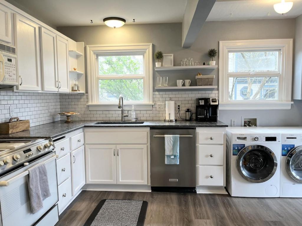 Modern 2 Bedroom Farmhouse Cottage With Hot Tub In Snohomish Extérieur photo