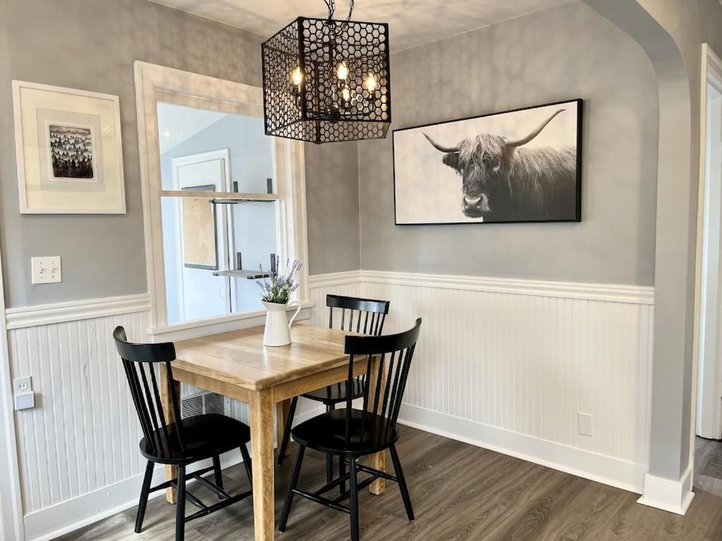 Modern 2 Bedroom Farmhouse Cottage With Hot Tub In Snohomish Extérieur photo