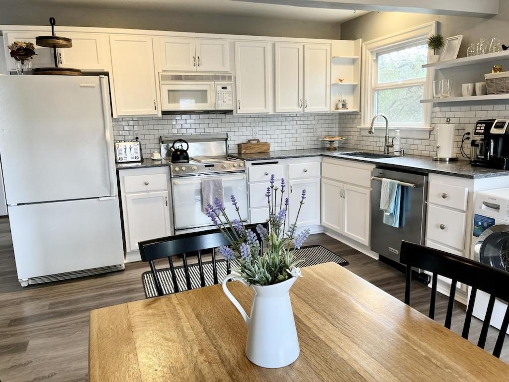 Modern 2 Bedroom Farmhouse Cottage With Hot Tub In Snohomish Extérieur photo
